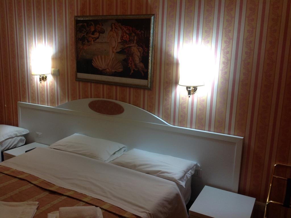 Rome Palace Hotel Стая снимка